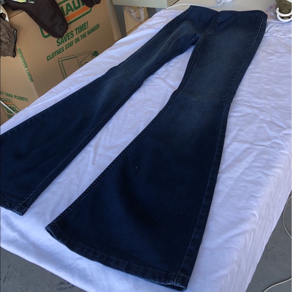 Free People Women’s Dark Wash Flare Jeans - Picture 4 of 7